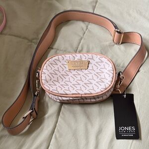 NWT Jones New York IVETTE Cream and Tan Crossbody Belt Bag MSRP $59